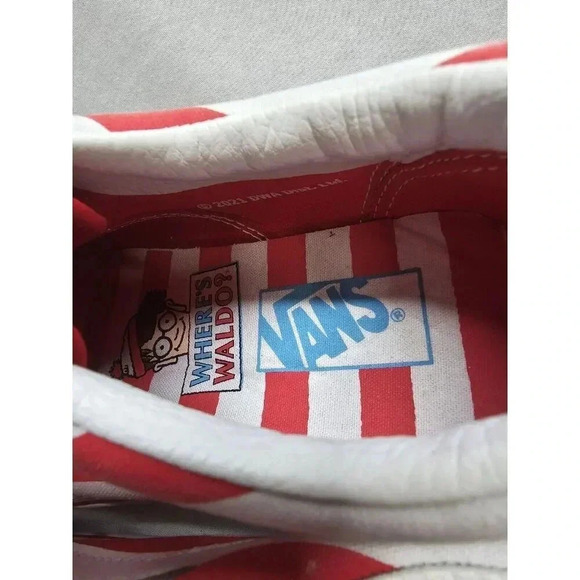 VANS Old Skool International Stripes Where's Waldo Skate Shoes Mens 6.5/Womens 8 - Picture 4 of 13